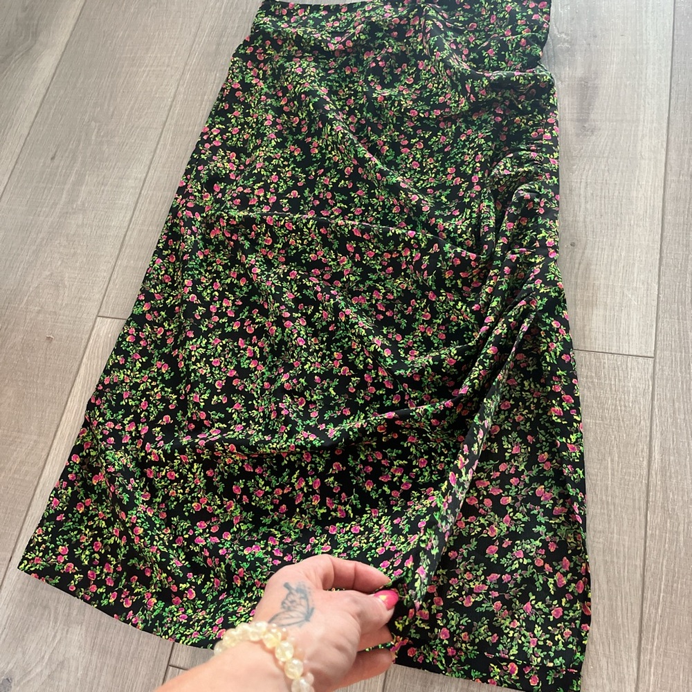 Asymmetrical midi pencil slit floral skirt